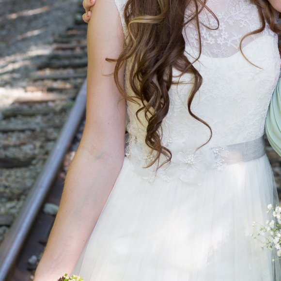 Floral Lace Belt with Gray/Tan Strap main image 6